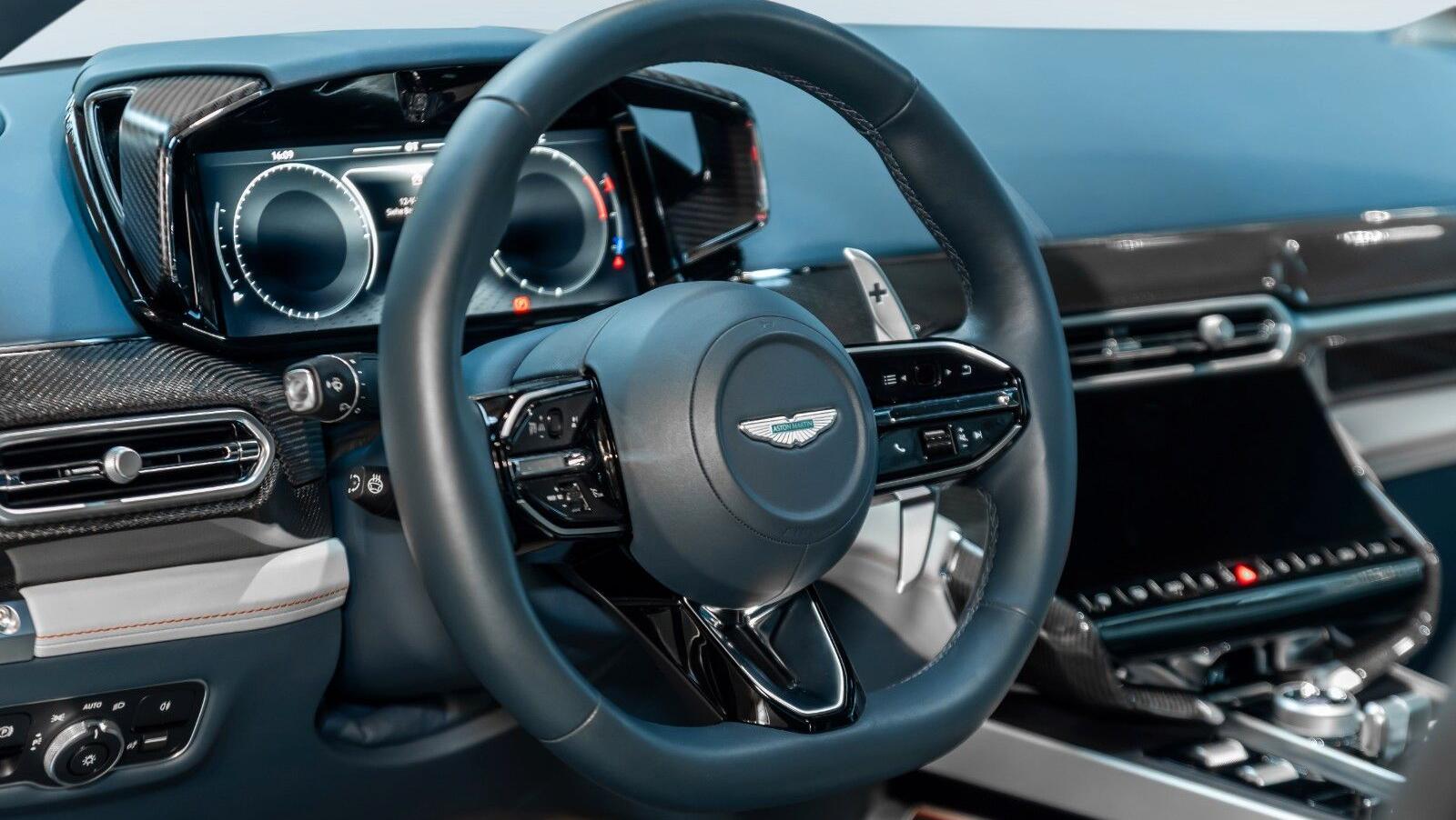 Vanquish | Full Spec | Full Carbon Exterior