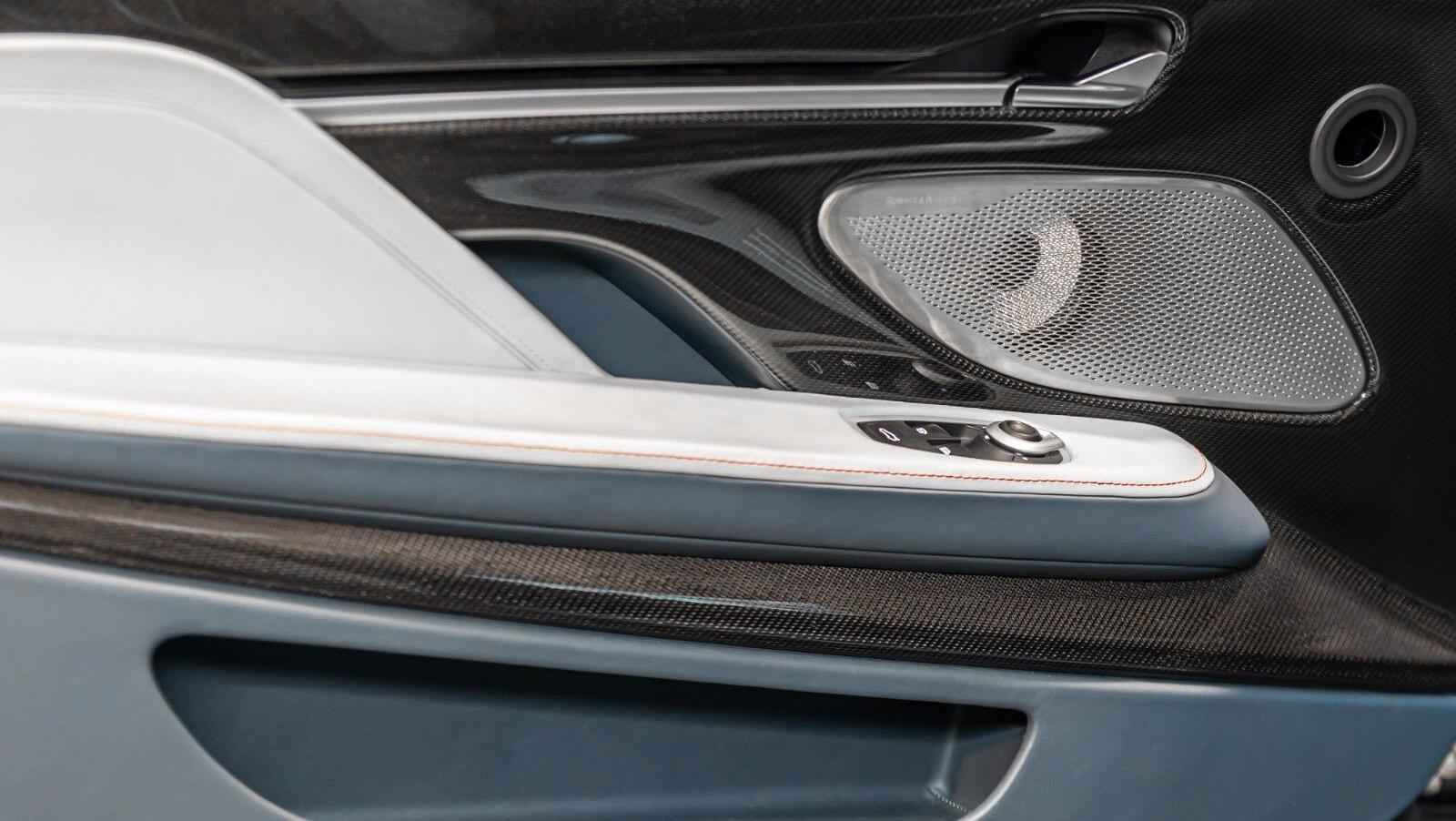 Vanquish | Full Spec | Full Carbon Exterior