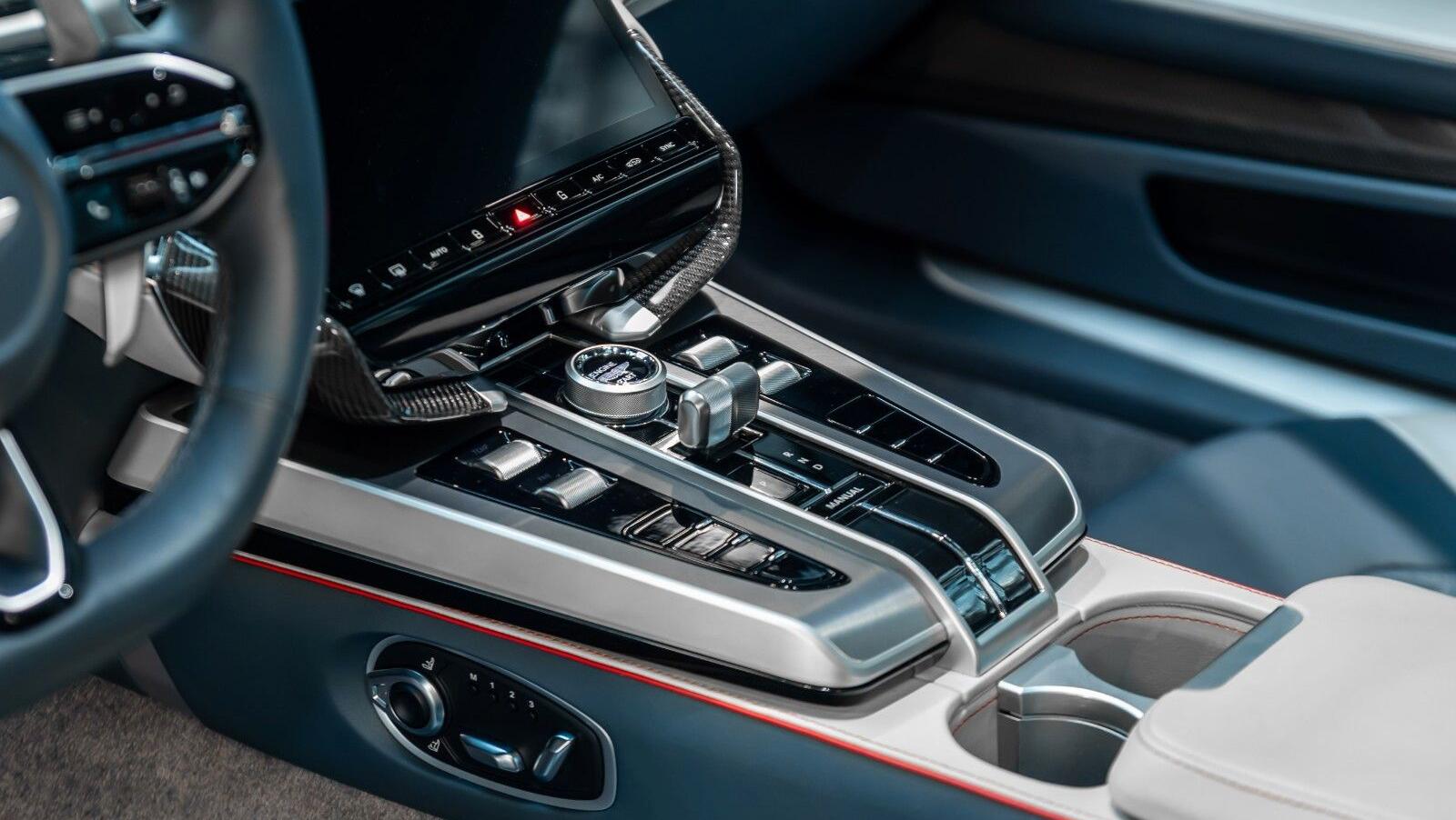 Vanquish | Full Spec | Full Carbon Exterior