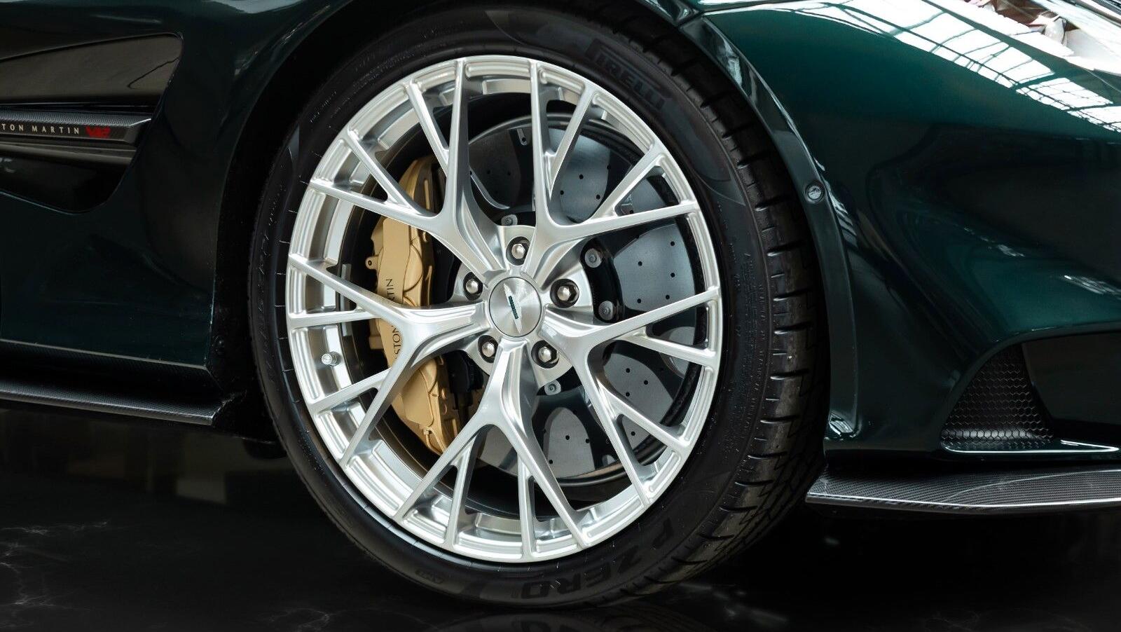Vanquish | Q Paint | Carbon Gloss Exterior