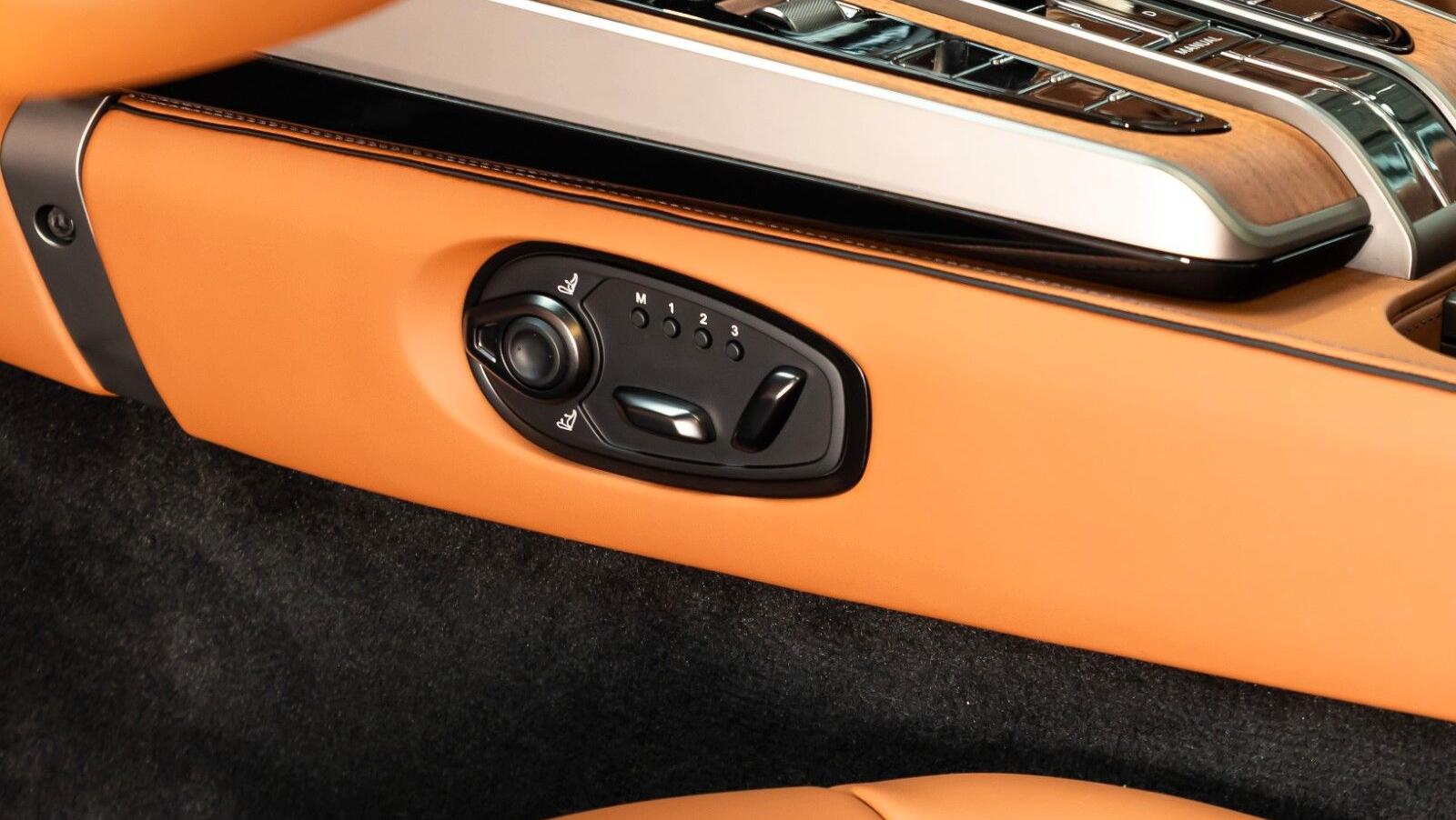 Vanquish | Q Paint | Carbon Gloss Exterior