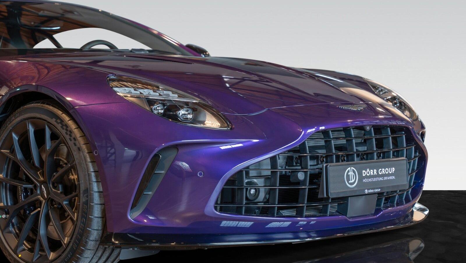 Vantage MY25 | Carbon FIbre Performance Seat