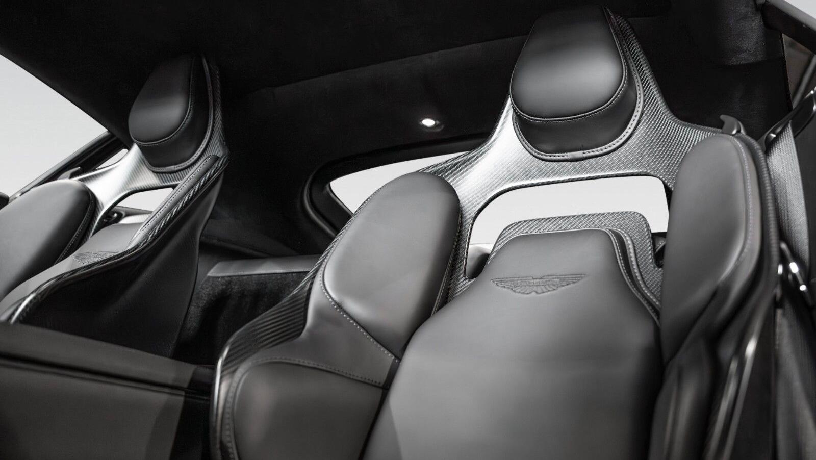 Vantage MY25 | Carbon FIbre Performance Seat