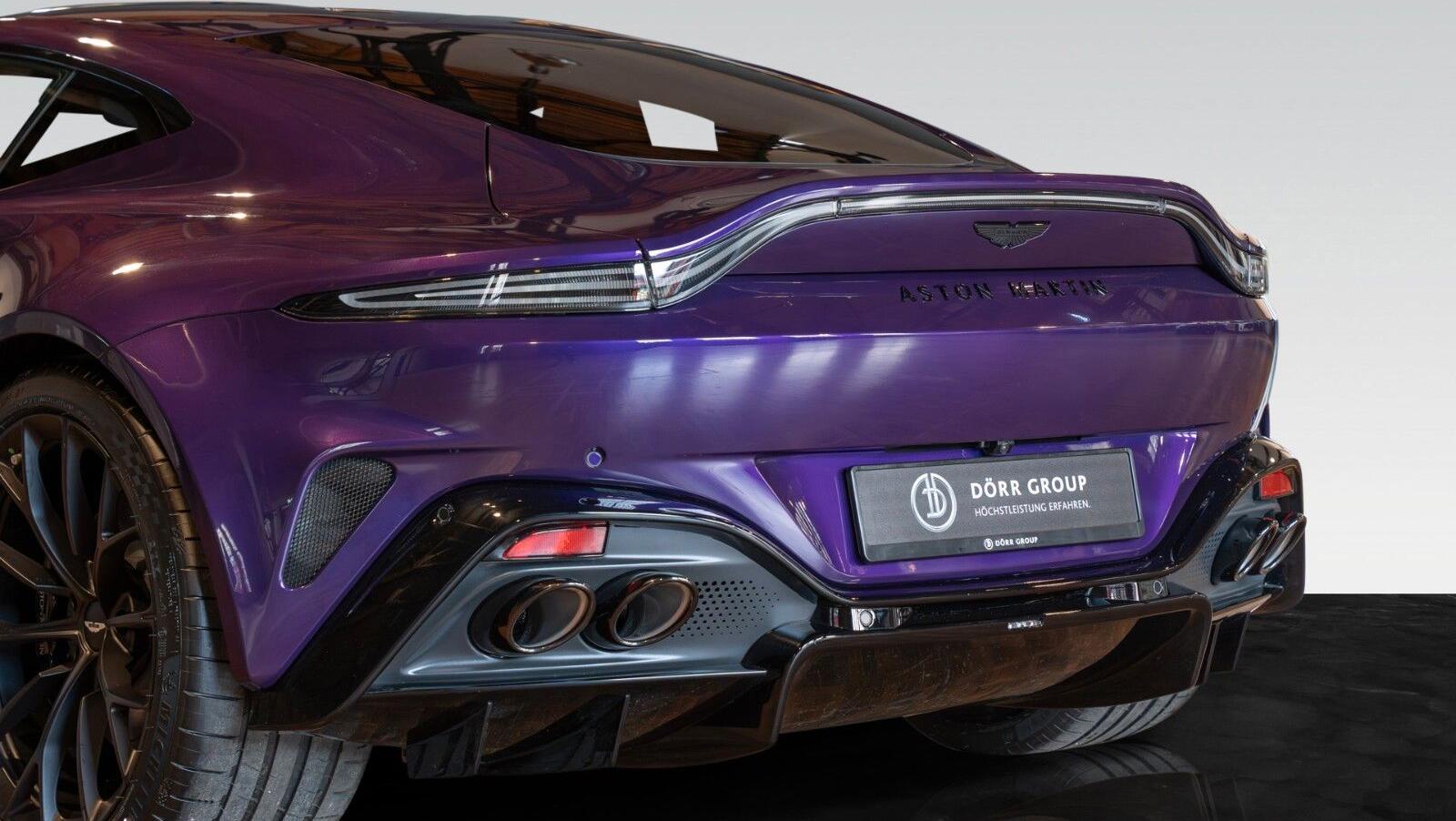 Vantage MY25 | Carbon FIbre Performance Seat