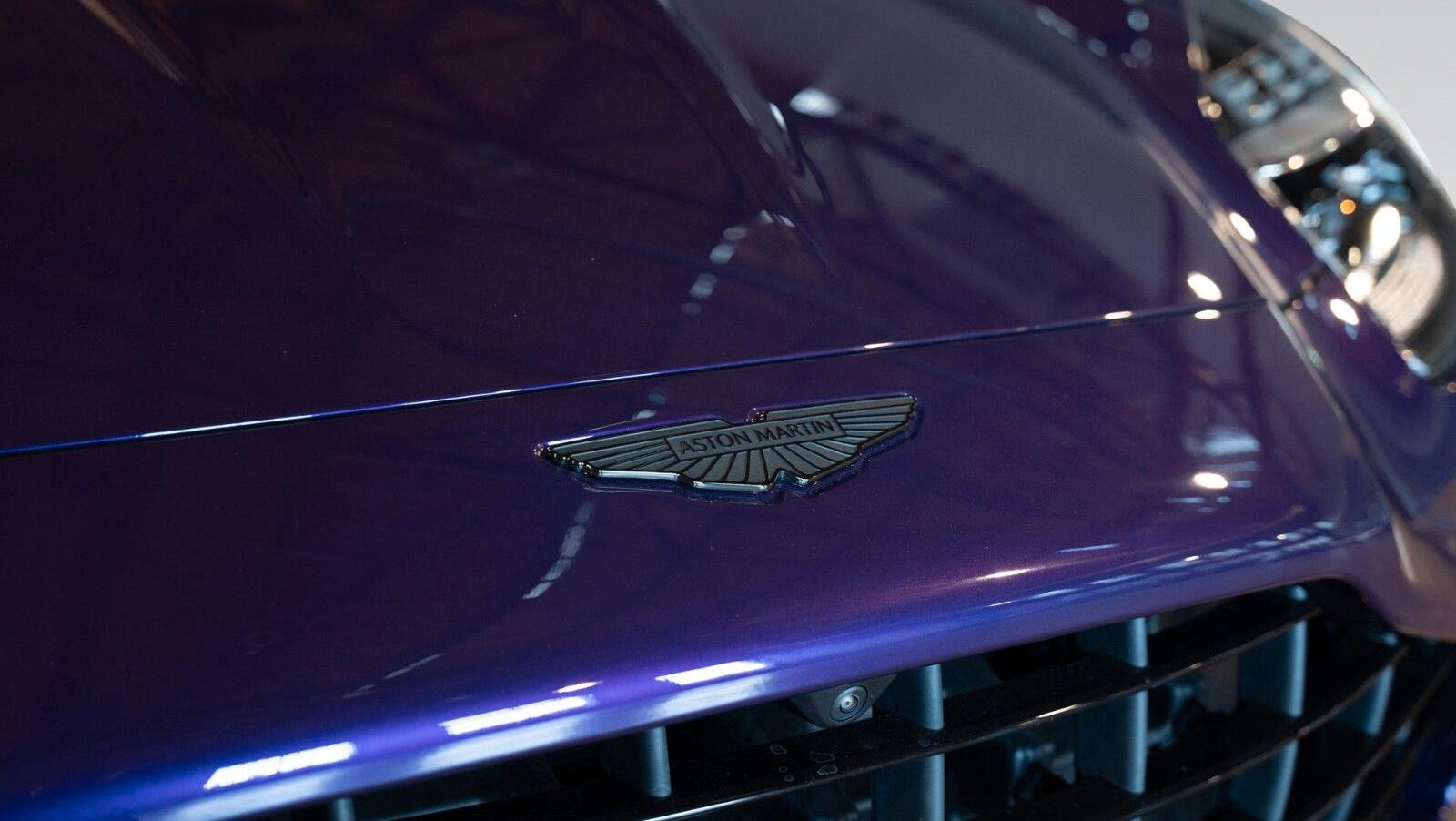 Vantage MY25 | Carbon FIbre Performance Seat