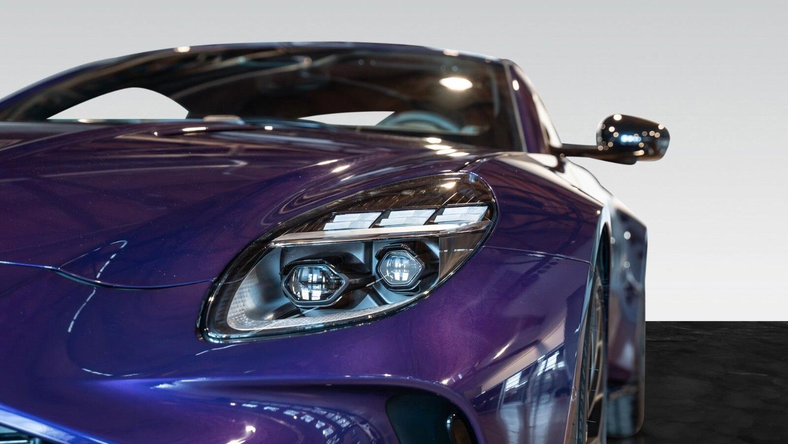 Vantage MY25 | Carbon FIbre Performance Seat