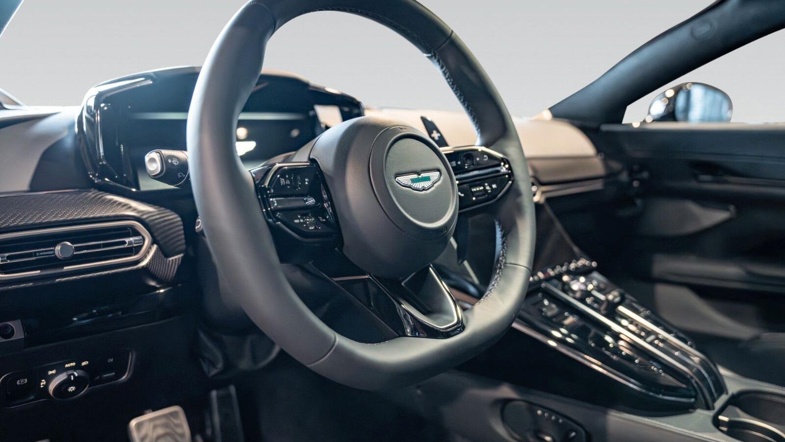 Vantage MY25 | Carbon FIbre Performance Seat
