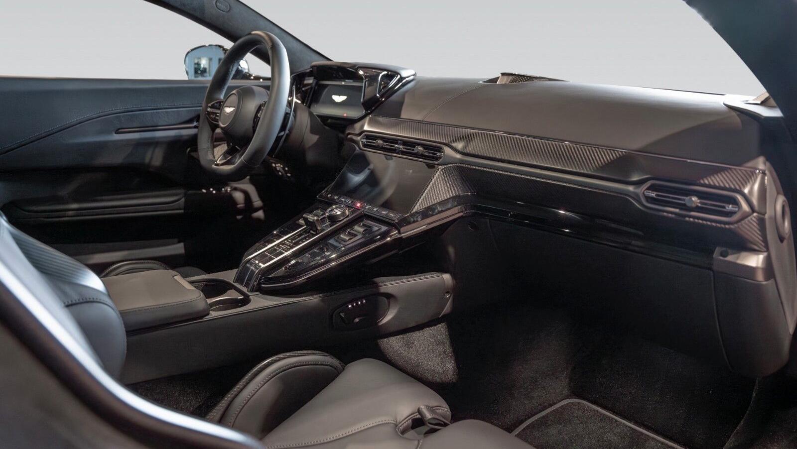 Vantage MY25 | Carbon FIbre Performance Seat