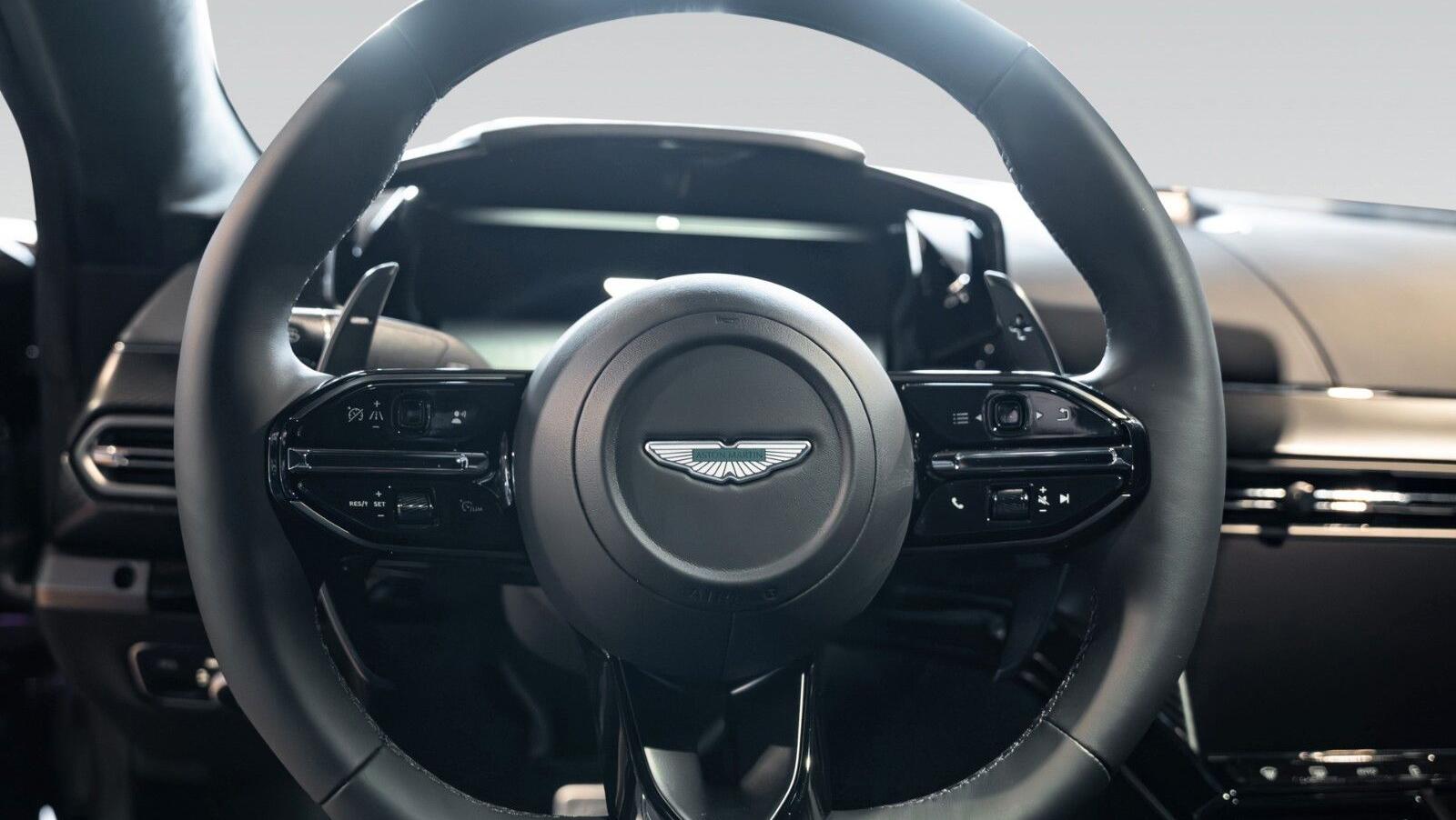 Vantage MY25 | Carbon FIbre Performance Seat
