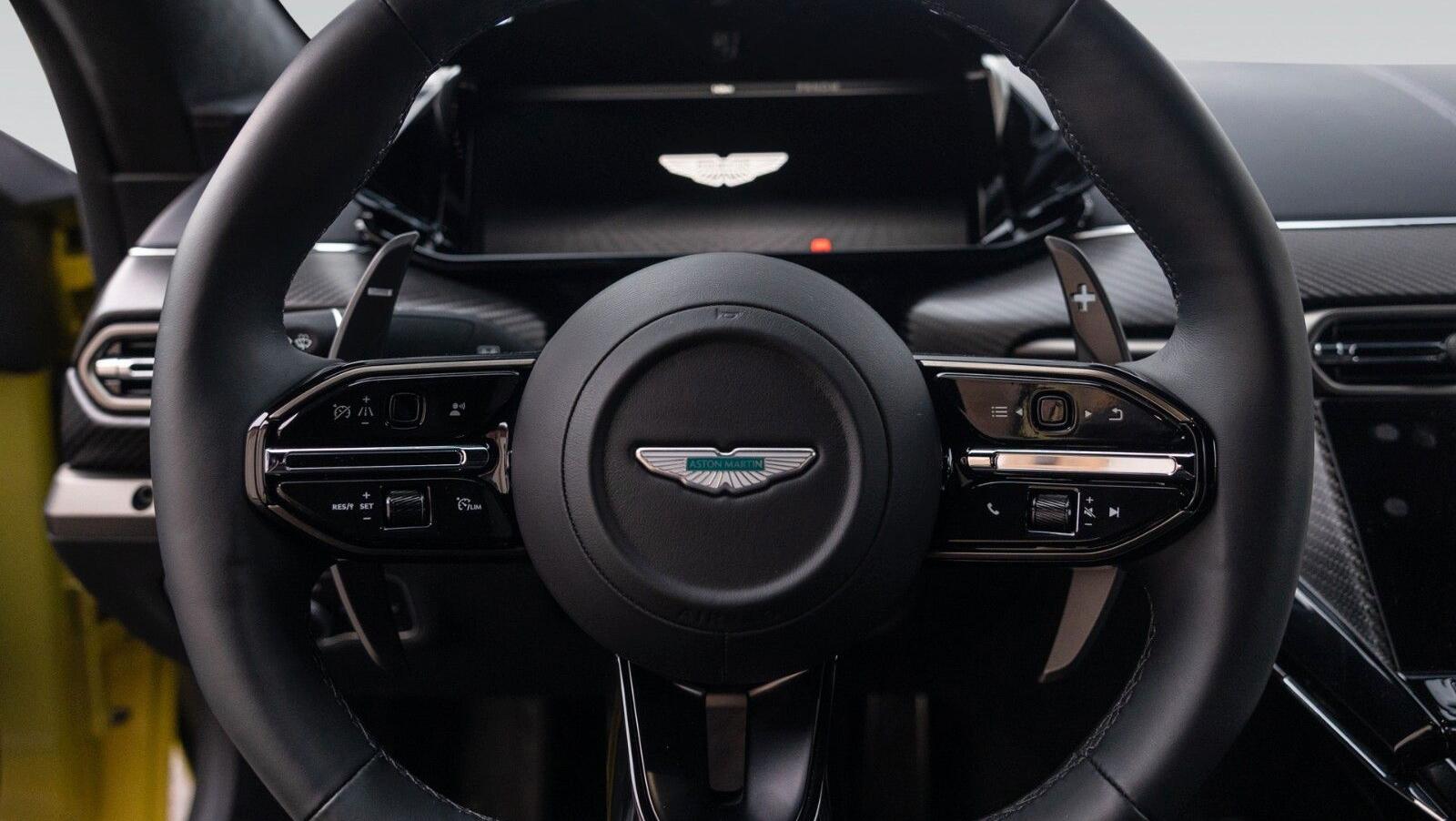 Vantage MY25 | Carbon Pack | Bowers & Wilkins