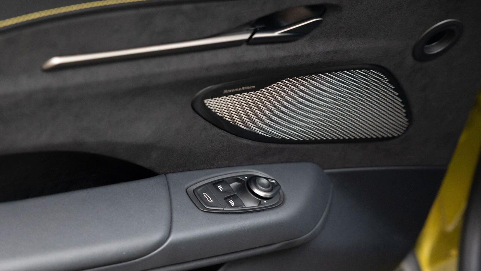 Vantage MY25 | Carbon Pack | Bowers & Wilkins