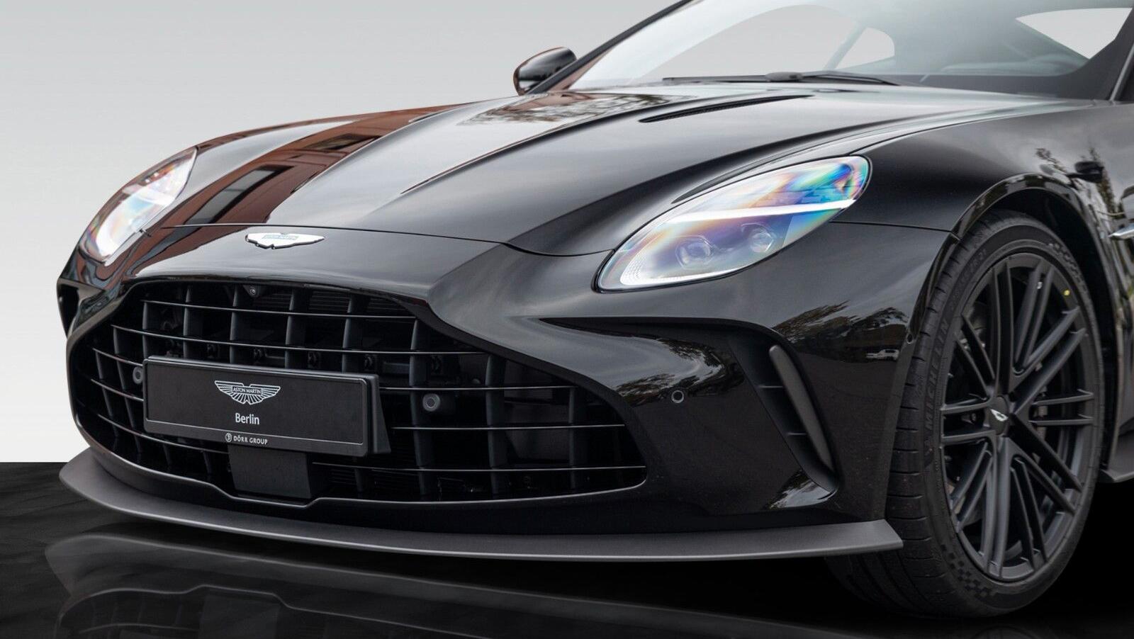 Vantage MY25 | Onyx Black