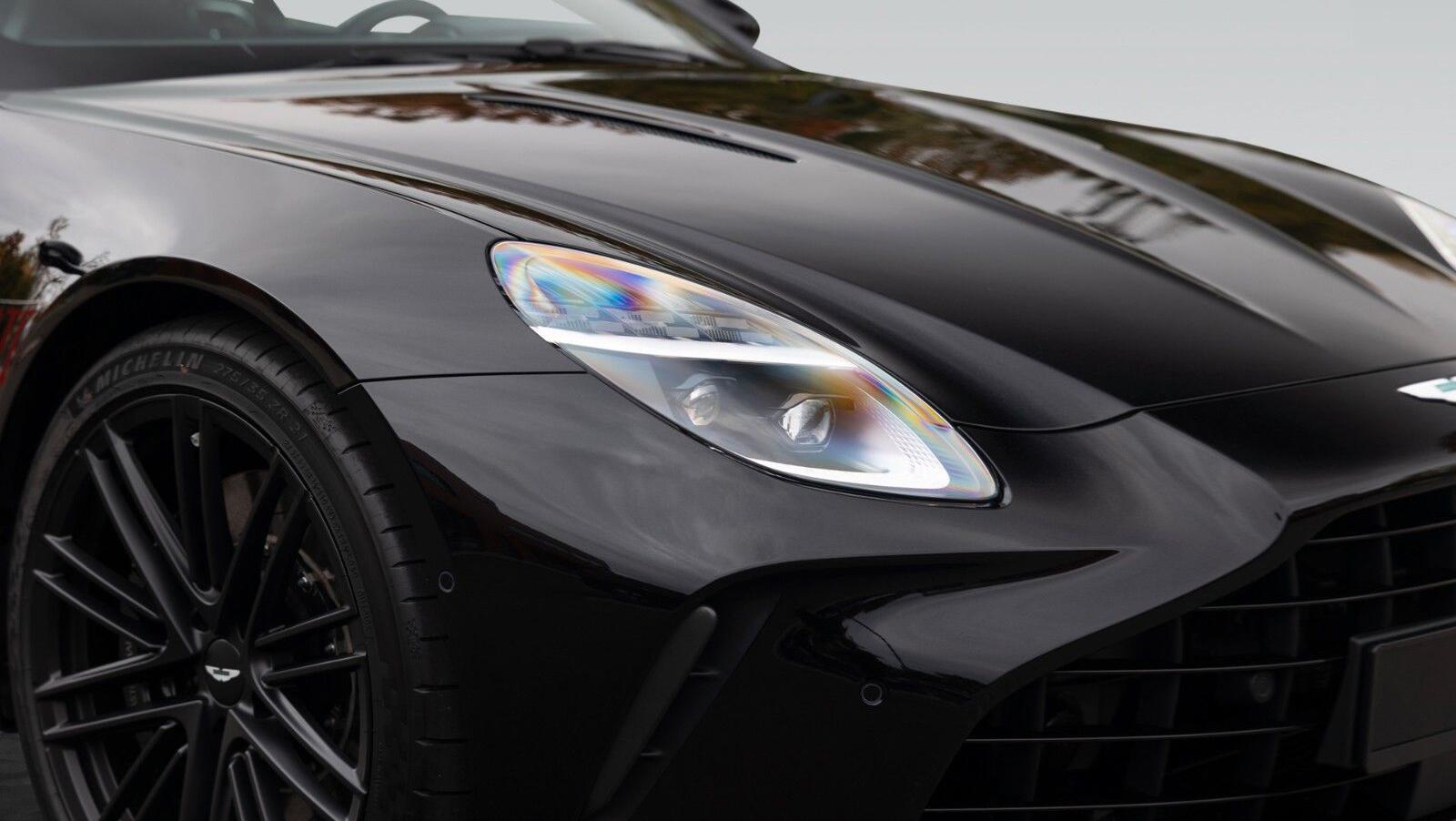 Vantage MY25 | Onyx Black