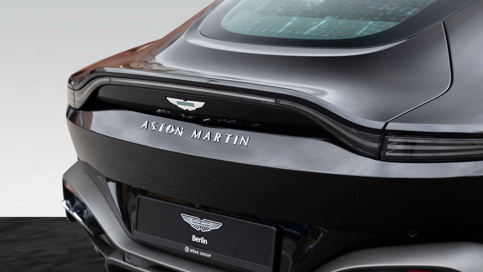 Vantage MY25 | Onyx Black