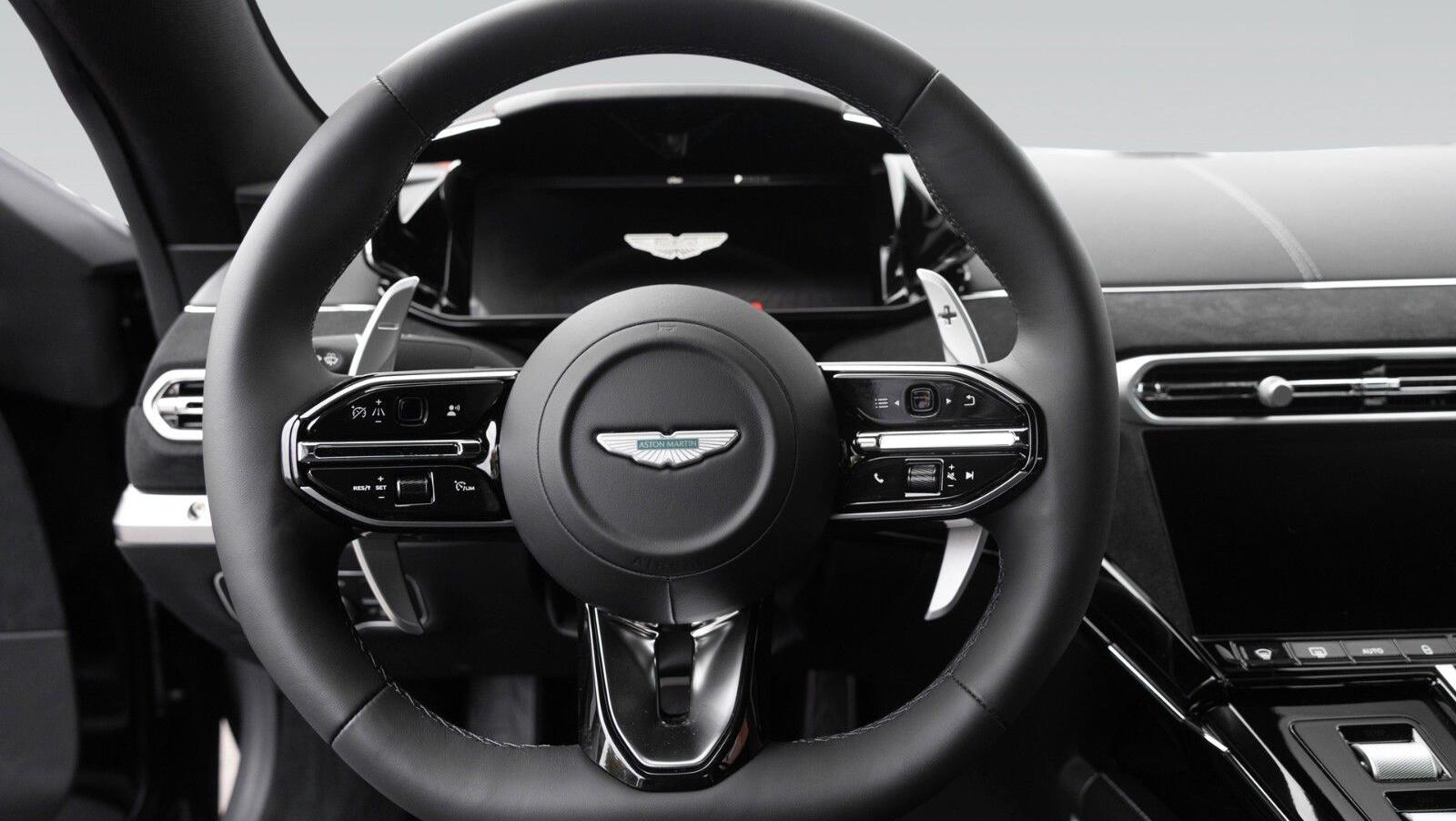 Vantage MY25 | Onyx Black