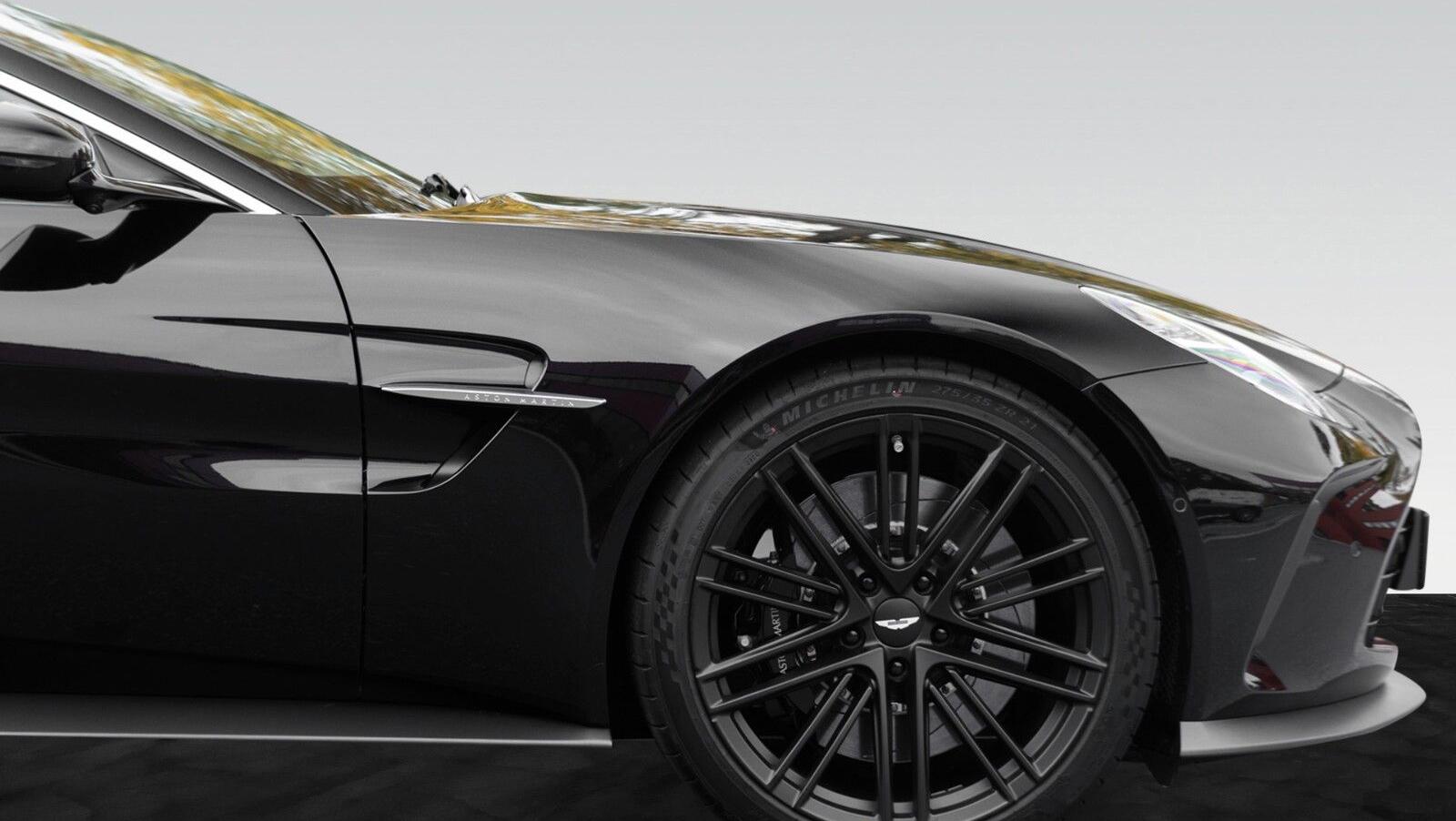 Vantage MY25 | Onyx Black
