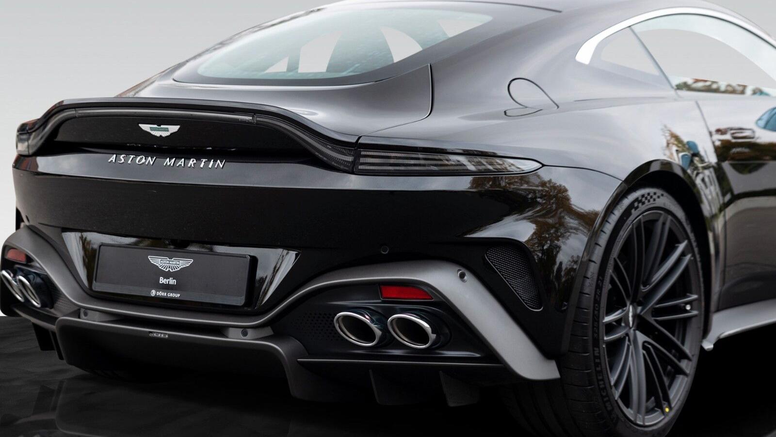 Vantage MY25 | Onyx Black