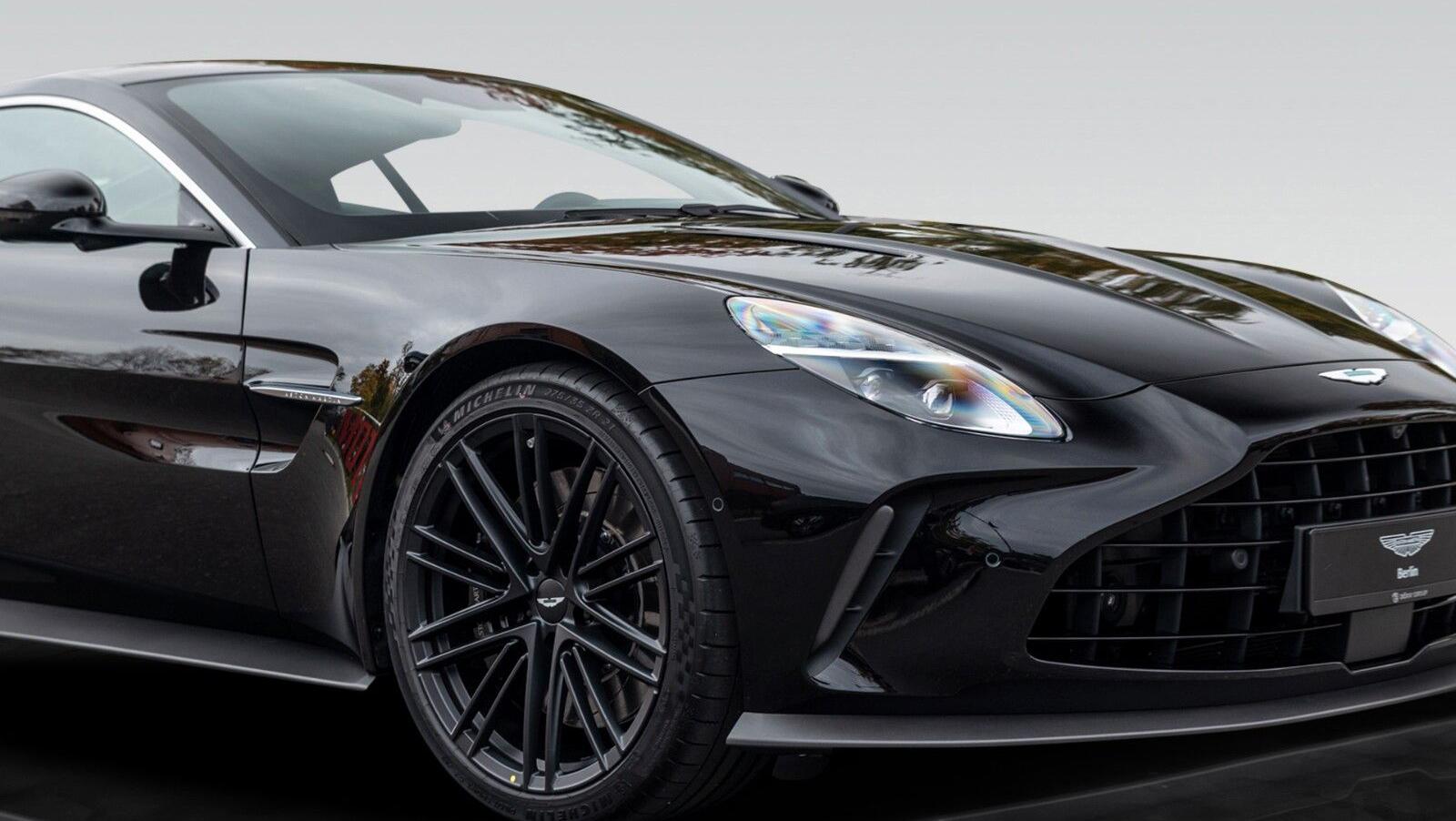 Vantage MY25 | Onyx Black