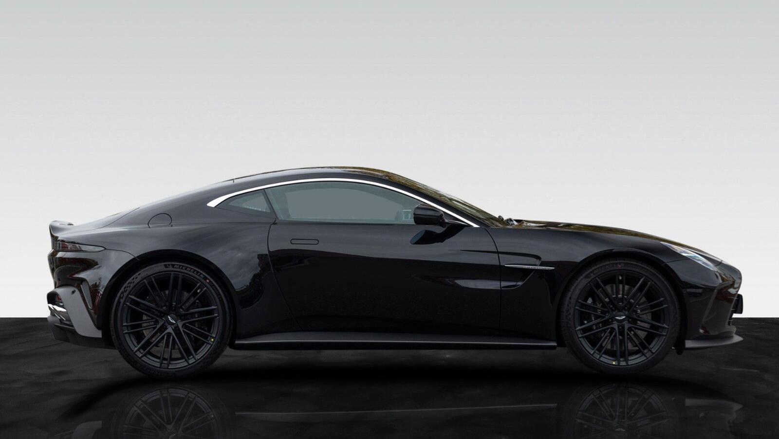Vantage MY25 | Onyx Black