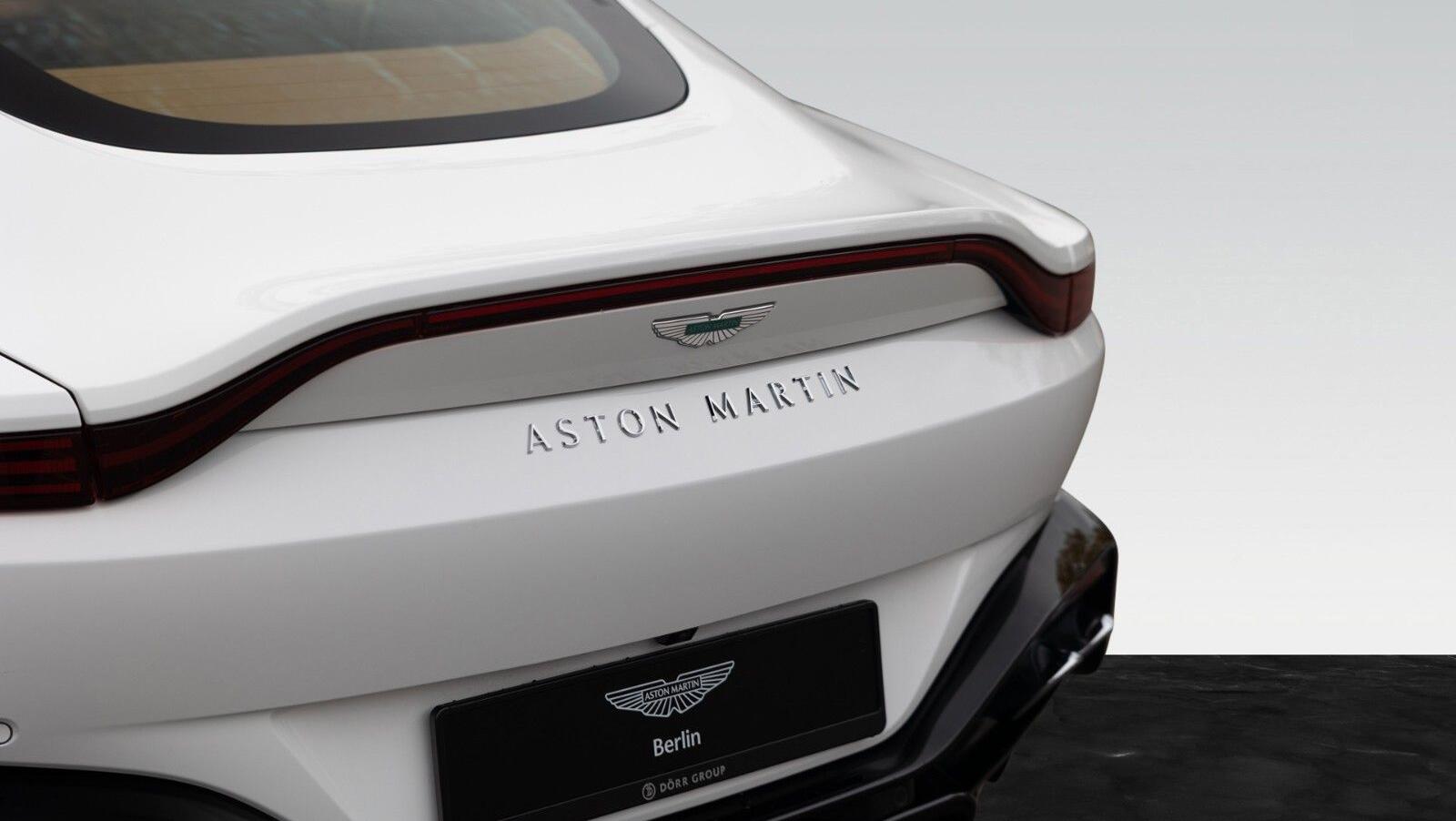 Vantage MY25 | Zenith White