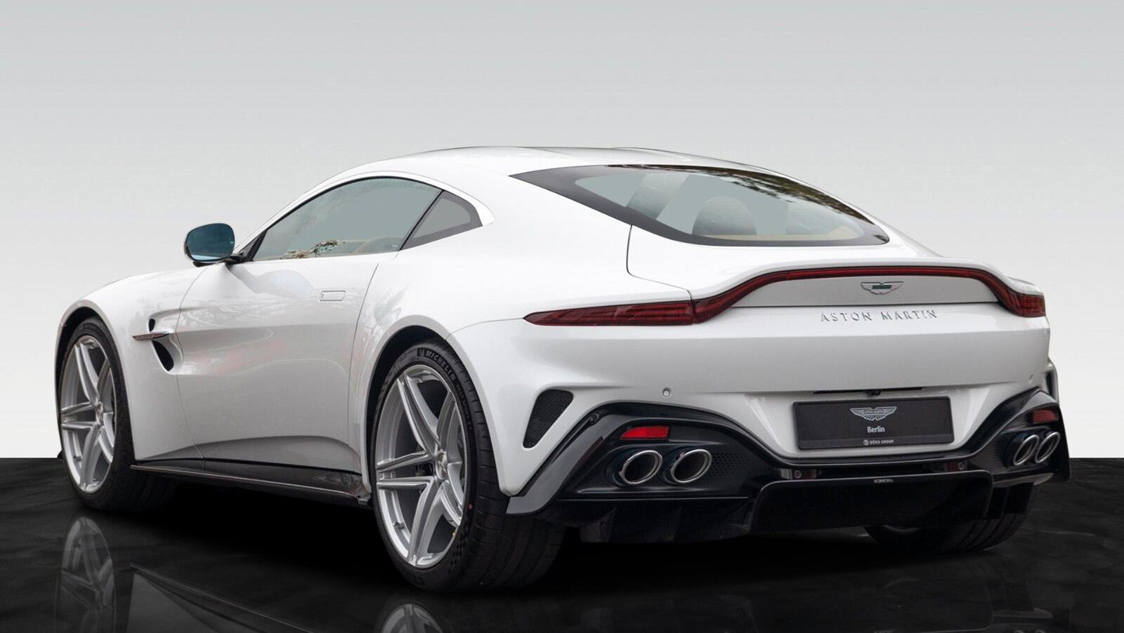 Vantage MY25 | Zenith White