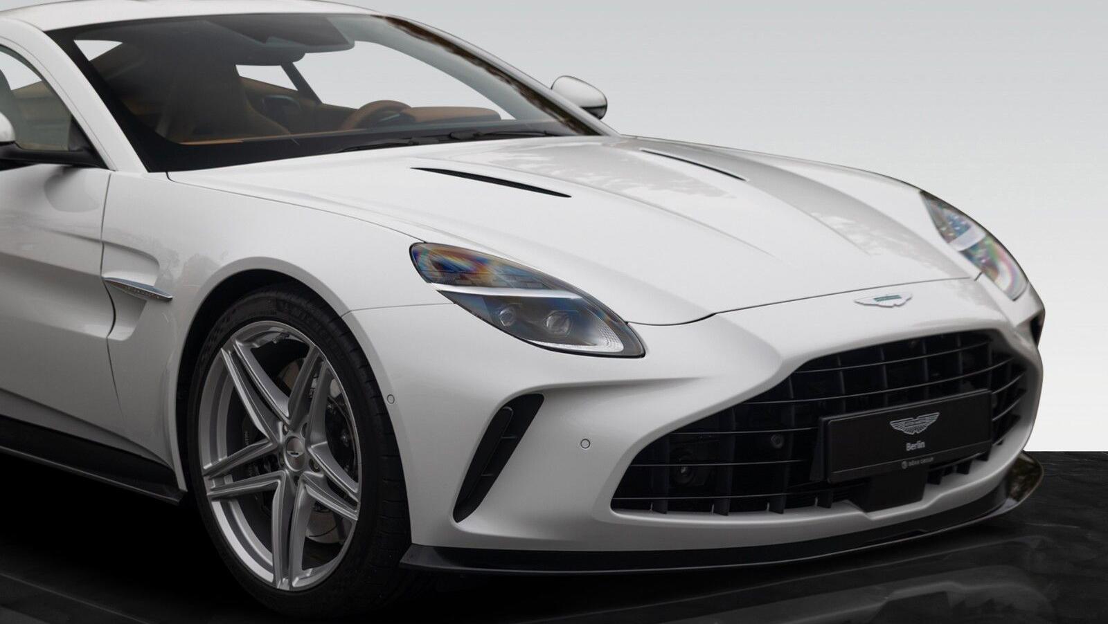 Vantage MY25 | Zenith White