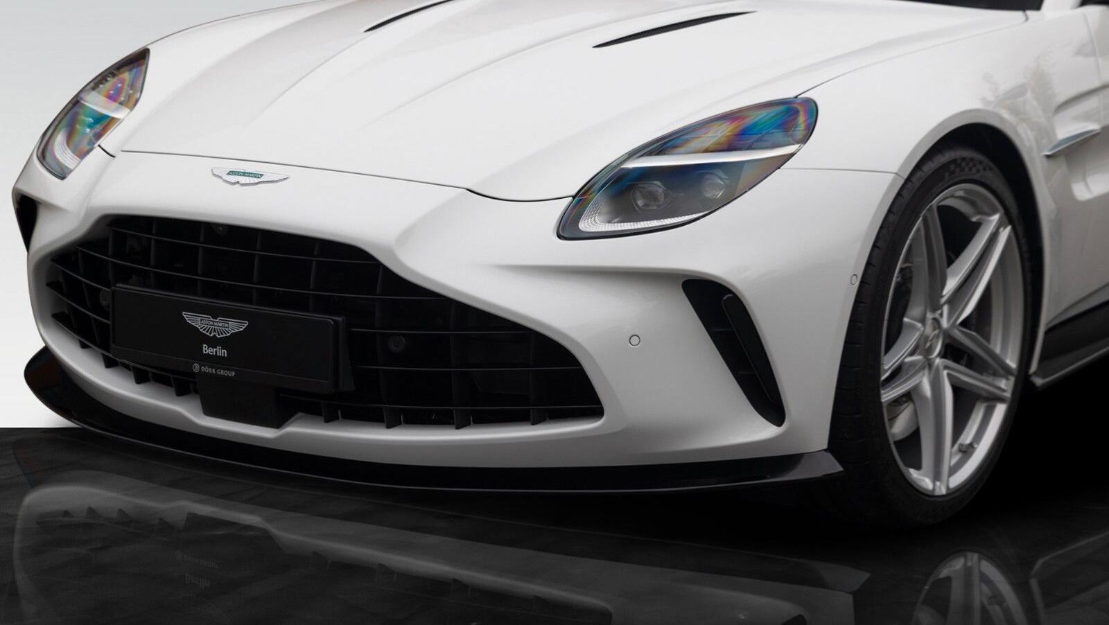 Vantage MY25 | Zenith White