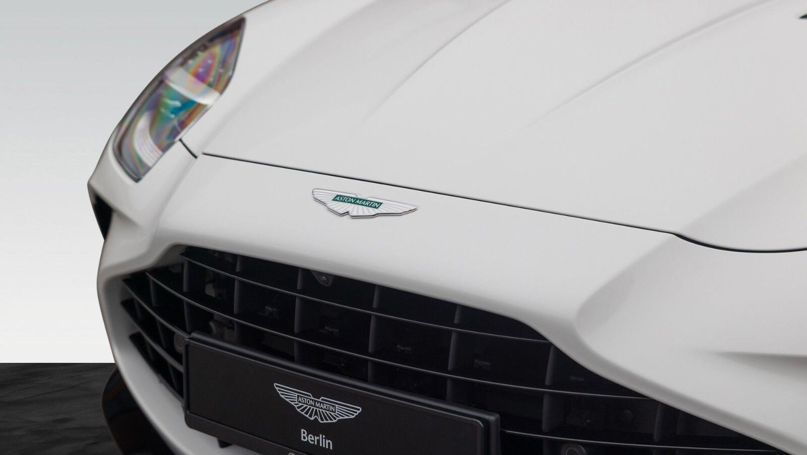 Vantage MY25 | Zenith White