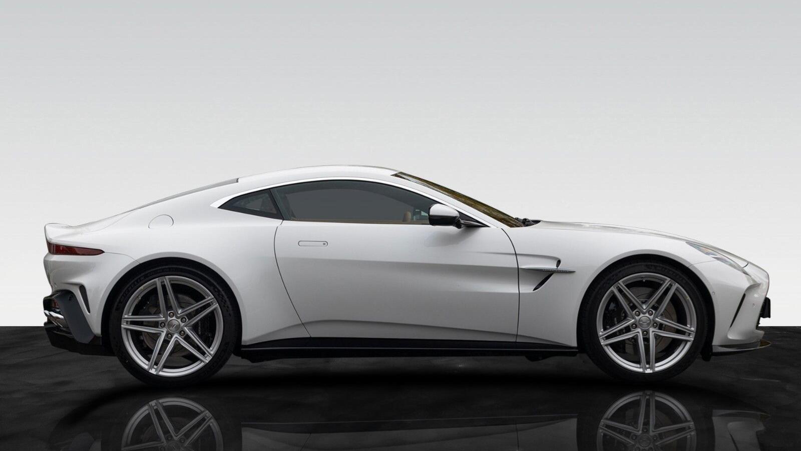 Vantage MY25 | Zenith White
