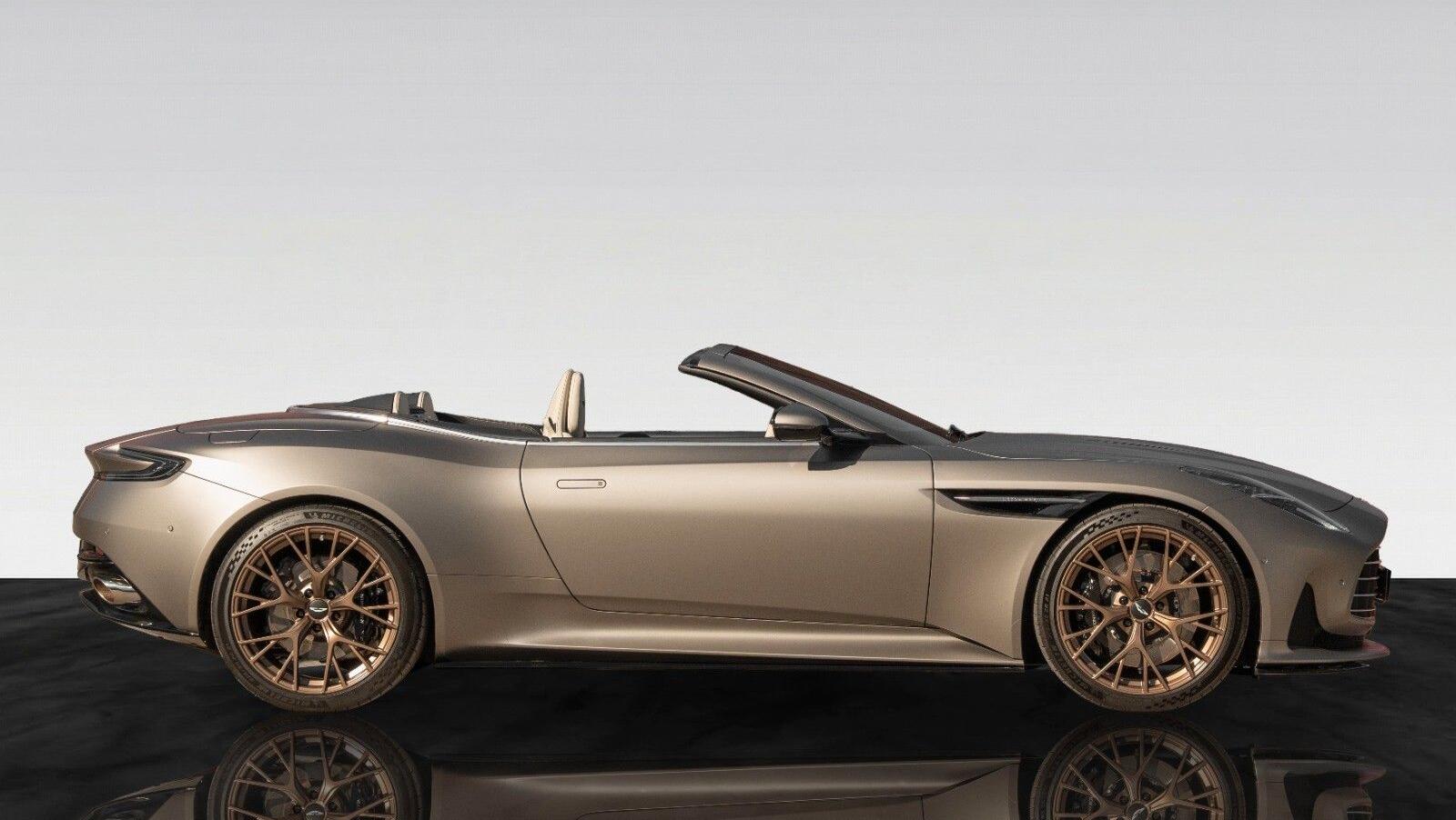 DB12 Volante | Black Pack | Bronze Rims