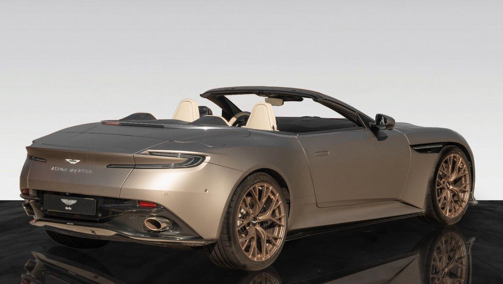 DB12 Volante | Black Pack | Bronze Rims