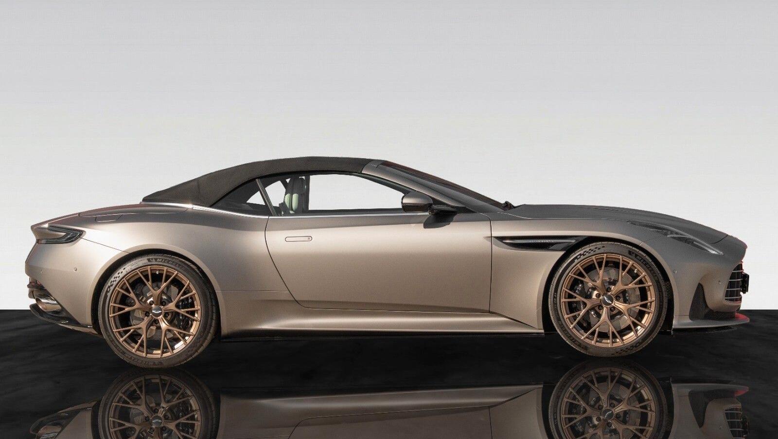 DB12 Volante | Black Pack | Bronze Rims