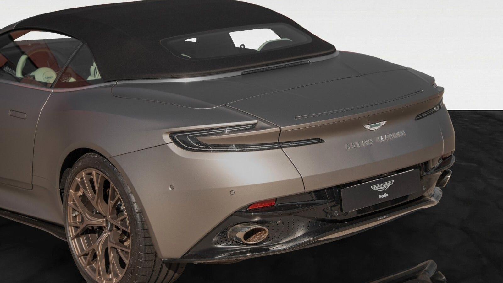 DB12 Volante | Black Pack | Bronze Rims