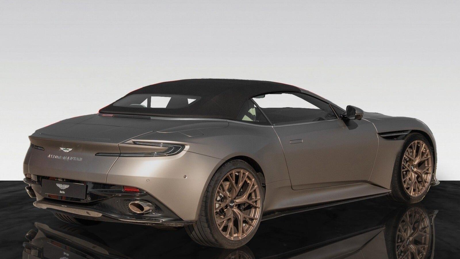DB12 Volante | Black Pack | Bronze Rims