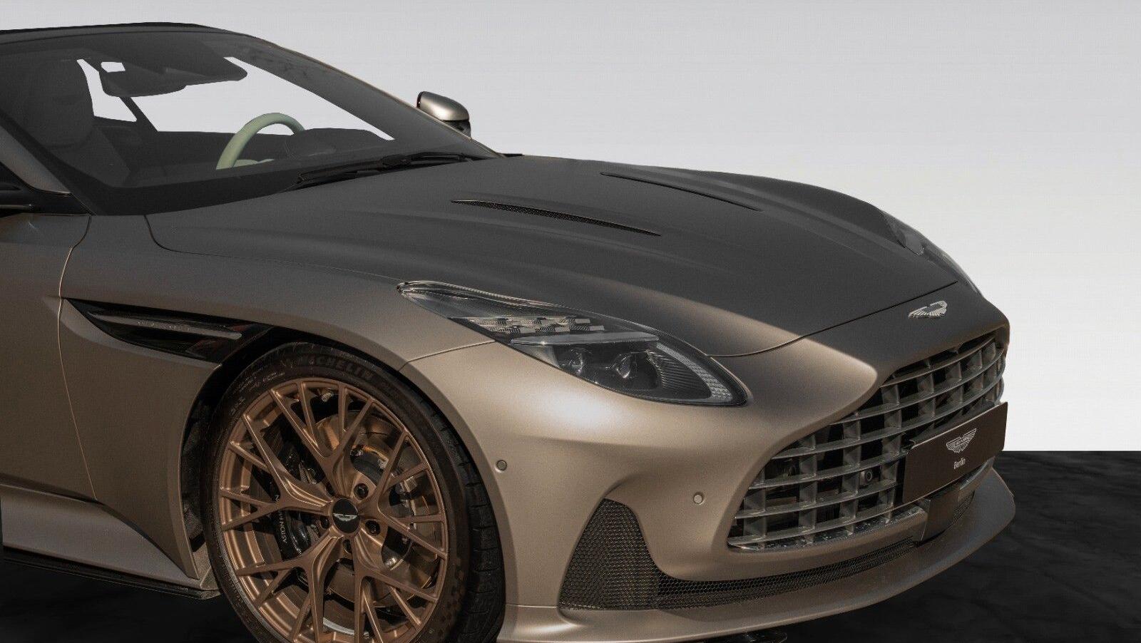 DB12 Volante | Black Pack | Bronze Rims