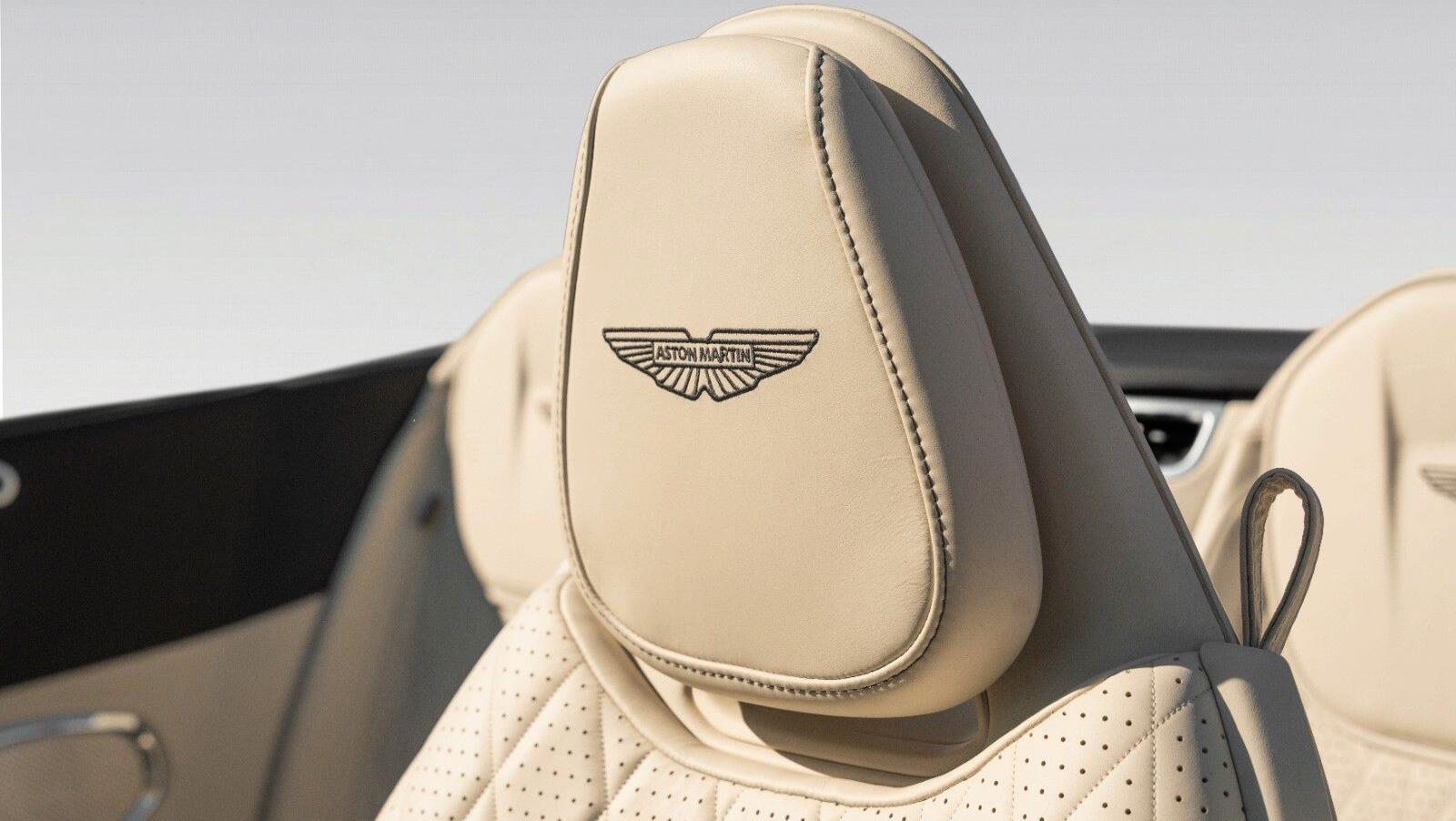 DB12 Volante | Black Pack | Bronze Rims