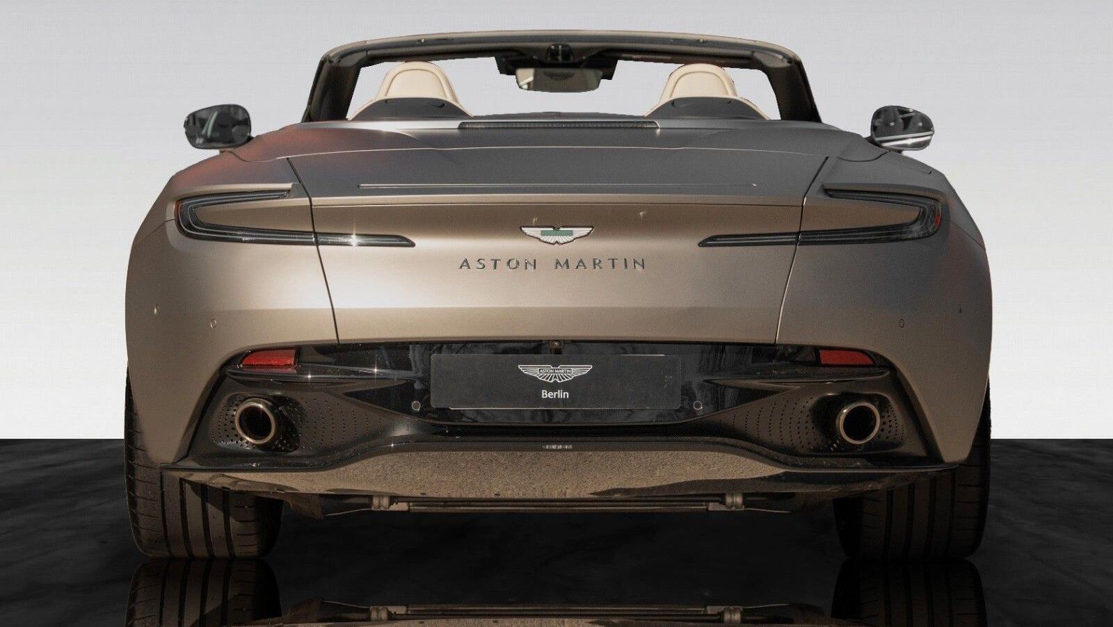 DB12 Volante | Black Pack | Bronze Rims