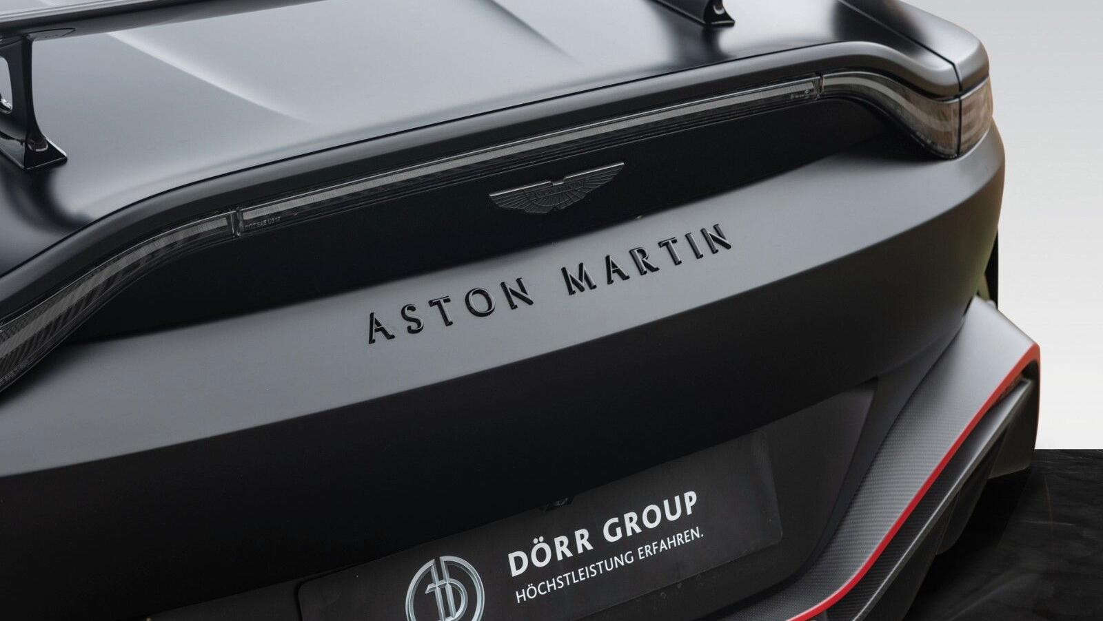 V12 Vantage Roadster | Carbon Exterior | Satin