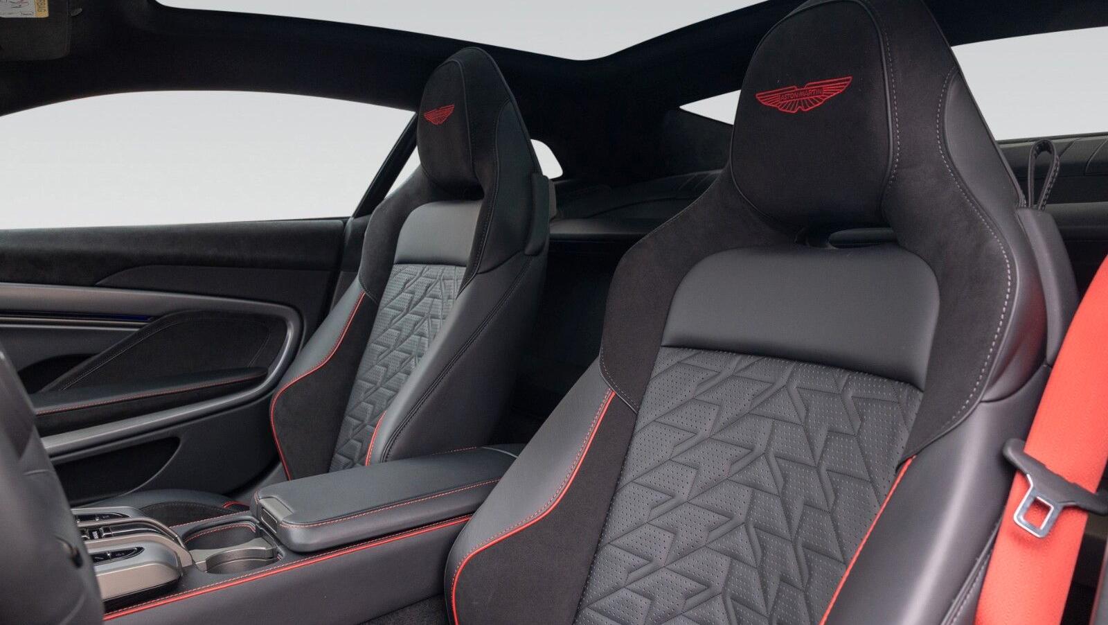 Vanquish | Titan Auspuff | Black Pack