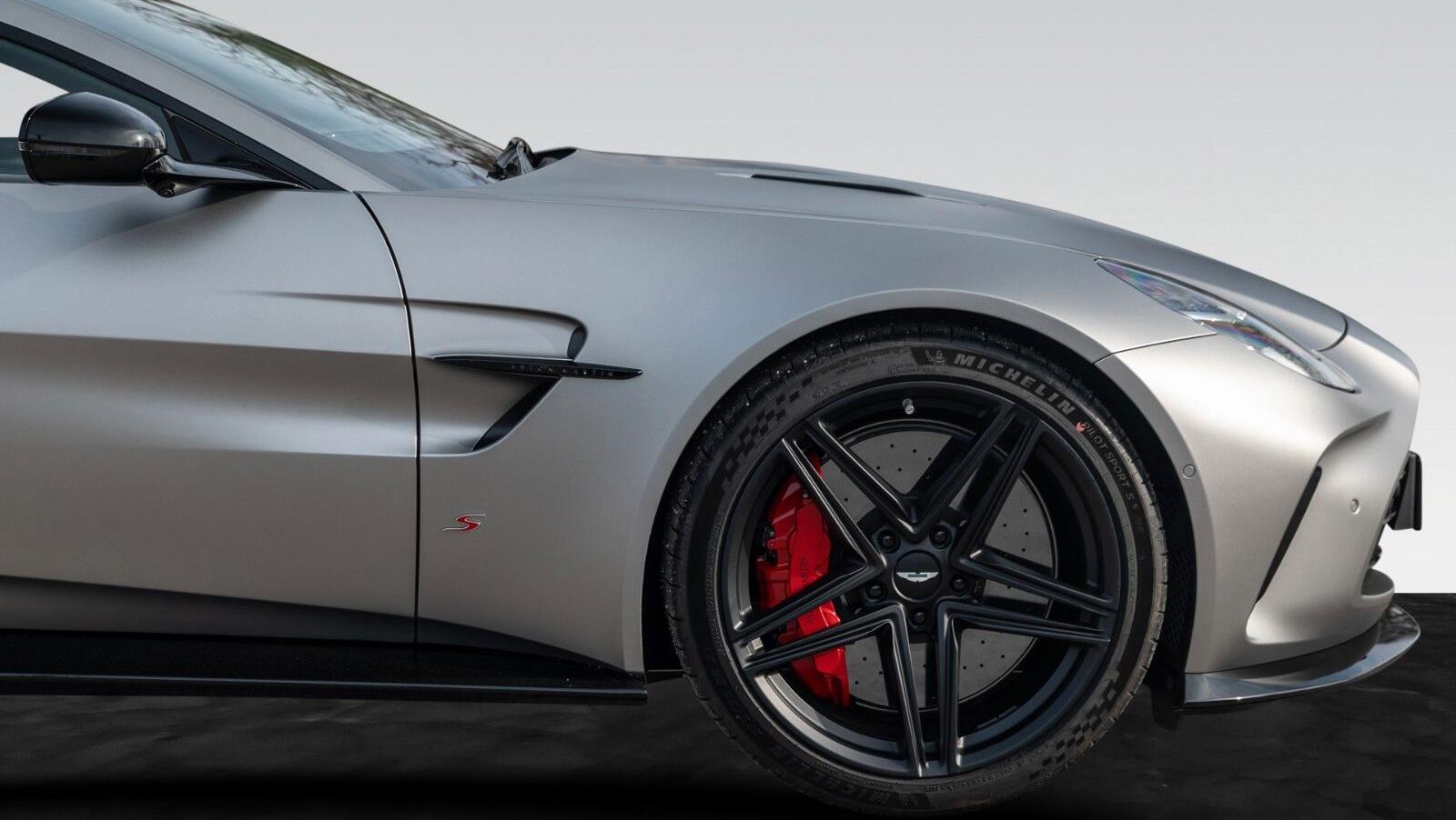 Vantage S MY26 | Satin Paint | CCB |