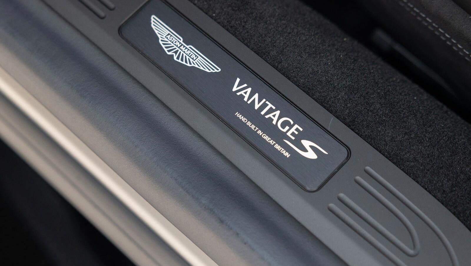 Vantage S MY26 | Satin Paint | CCB |