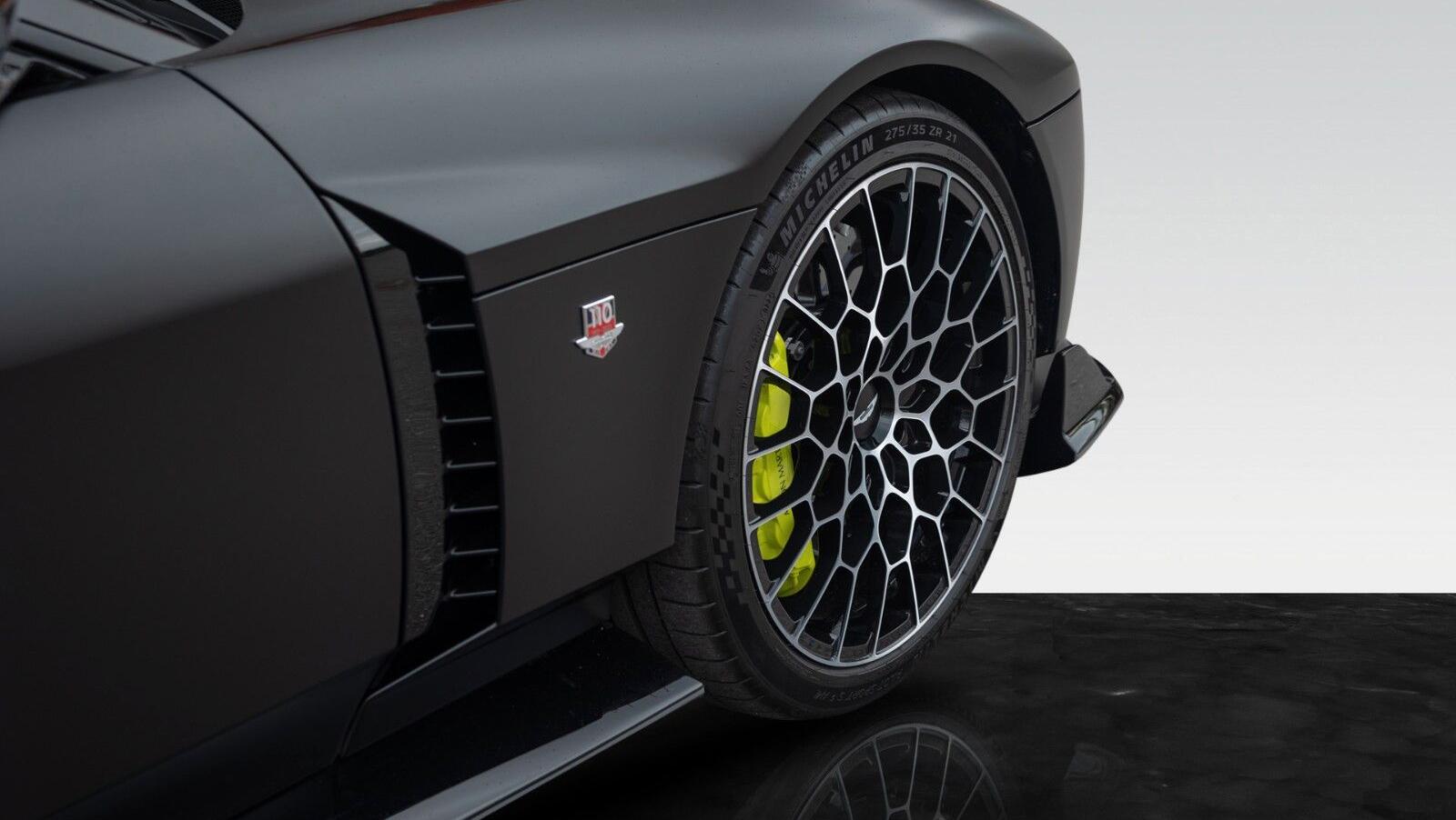 Valour | Satin Paint | Lightweight Seats