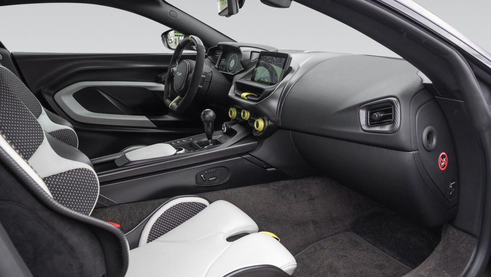 Valour | Satin Paint | Lightweight Seats