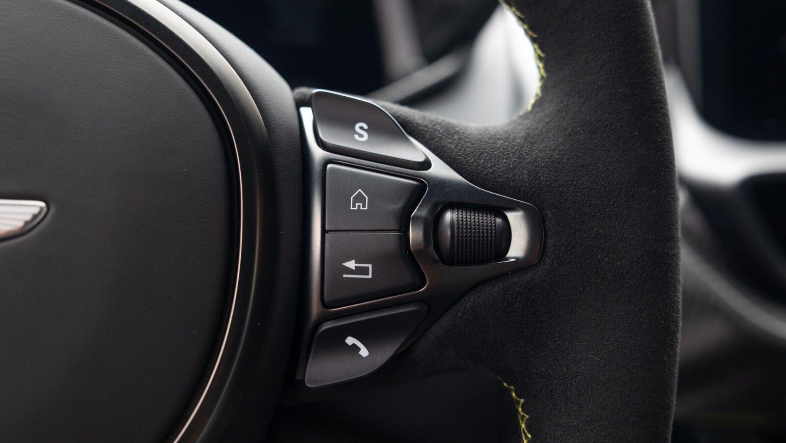 Valour | Satin Paint | Lightweight Seats